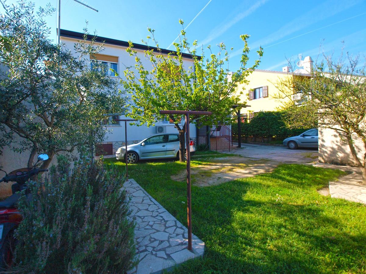 Apartments Luciano 1576 Ližnjan Exteriör bild